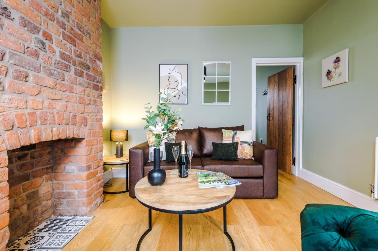 New! Gorgeous 2-Bed Home In Chester City Centre By 53 Degrees Property - Incredible Location, Ideal For Small Groups - Sleeps 6! Экстерьер фото